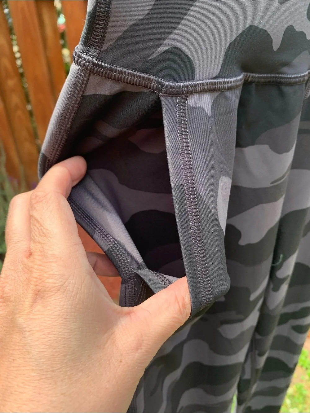 Old Navy Black & Gray Camo High-Rise Leggings - Picture 4 of 6